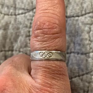 Vintage Olympics rings sterling silver ring size 8.5